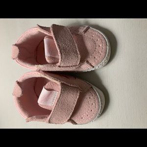 Newborn vans